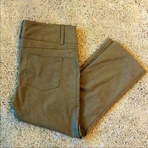 Maurices size 3/4 dressy capris